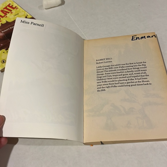 Classroom Library Books round 1 - Picture 10 of 16